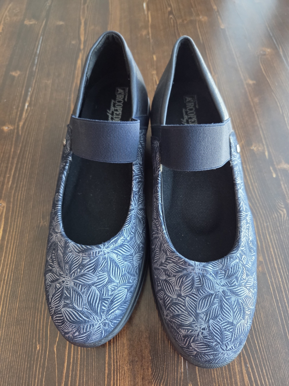 Arcopedico Navy Floral Mary Jane Flats with Elastic Strap |EU 39